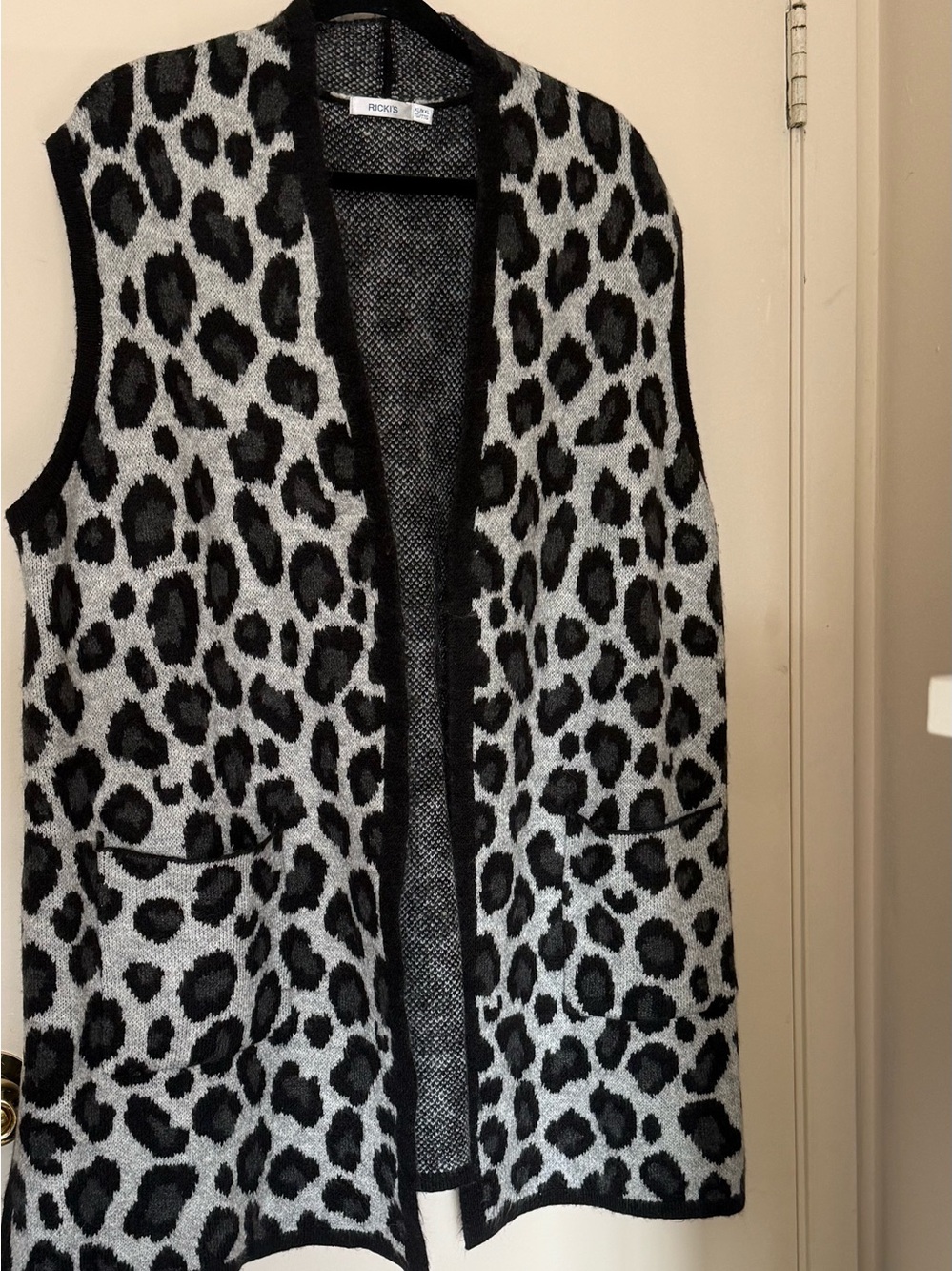 Ricki's Black & Gray Leopard Open-Front Knit Vest
